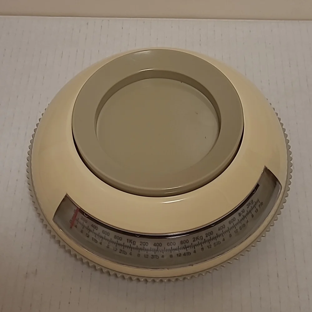Retro Kitchen Scale - Picture 4 of 16